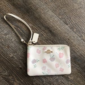 COACH wristlet/wallet🌸